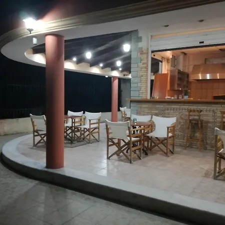 ζante Dolphin מלון דירות אליקס