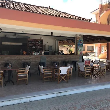 ζante Dolphin Aparthotel 4*